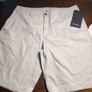 lululemon athletica Men's Light Gray Flat-Front Shorts